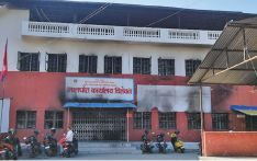 आधा दर्जन सरकारी कार्यालय पुनः प्रयोग गर्न नमिल्ने