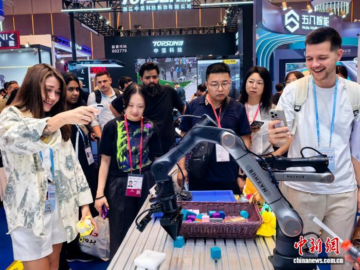 100e8e7a-675f-4fa7-9968-2dfb06e2886e_zsite