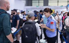 今年三季度1.78亿人次出入境 免签入境外国人同比增48.3%