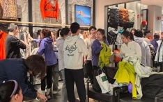 “北京的骆驼比沙漠多！” 降温催热北京冲锋衣市场