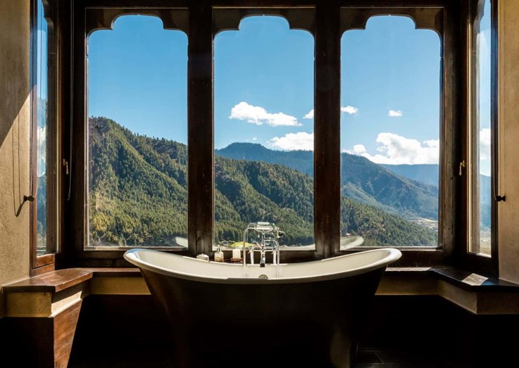 soak-in-luxury-gangtey-lodge