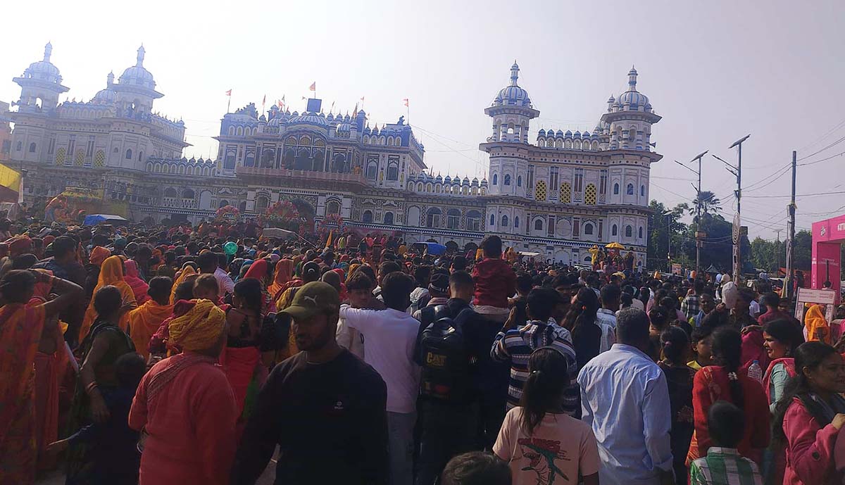 janaki-mandir-ma-orle-ko-jan-sagar