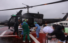 泰国南部洪灾已致33人死亡 当局派直升机空运危重病人