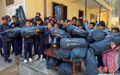 两千余名尼泊尔学生获赠中国爱心“体育包”
