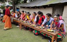 हराउँदै थारू समुदायको परम्परागत खानपान र जीवनशैली