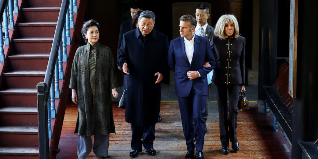 习近平携法国总统视察成都 签署多项合作协议