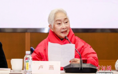 华人演员卢燕回母校上海交大谈艺术人生