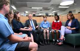 全球首个16岁以下社交媒体禁令在澳实施 政府捍卫举措 平台面临高额罚款压力