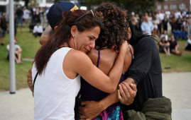 澳大利亚拟收紧枪支管制法 邦迪海滩枪击案致多人死伤