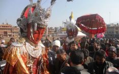 भक्तपुरमा सम्यक महादान पर्वको रौनक: दुई हजार भिक्षुलाई दान गरिँदै