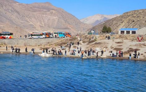 尼泊尔木斯塘杜姆巴湖冬日奇遇：未冻圣湖引客来，秘境文旅焕新机