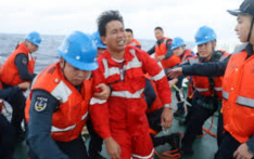 南海争议海域船舶倾覆事故 中国救援行动进行中