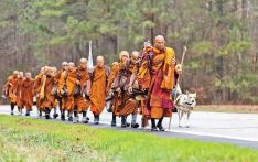 भिक्षुले जगाएको शान्तिको दियो