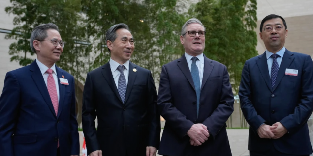 英国首相斯塔默抵达上海 力促中英商业与投资合作