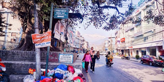 फोहोर नउठ्दा दुर्गन्धित र कुरूप बन्दै पोखरा