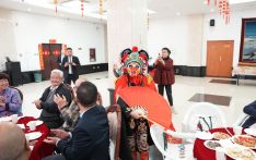 中国驻尼泊尔大使馆隆重举办2026新春茶话会暨“新春暖心包”发放仪式 情暖侨心共贺马年