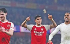 Arsenal reach League Cup final