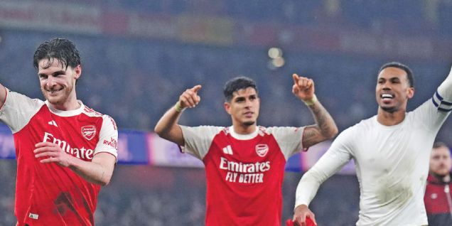 Arsenal reach League Cup final
