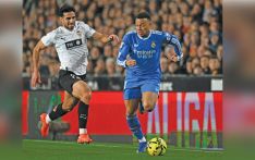 Real Madrid stay on Barca's tail