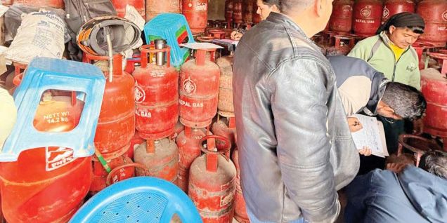 निगमले नै दिन थाल्यो ग्यास