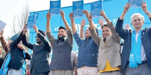 देश र जनताको भाग्य बदल्छौँ