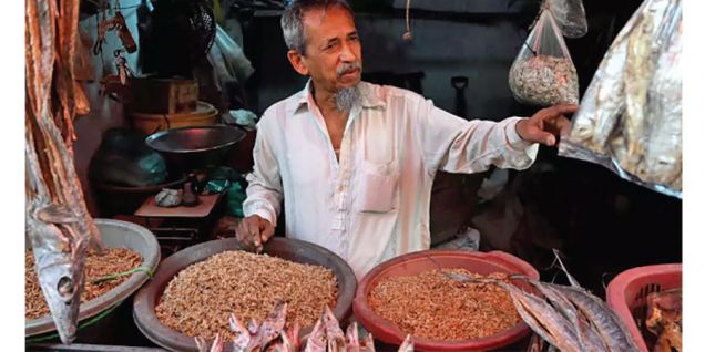 Bengalis in Pakistan hope for family reunions