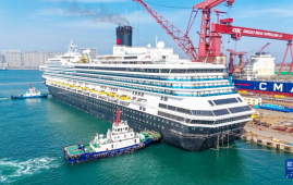 10 万吨级以上邮轮“理想”号在青岛完成坞修