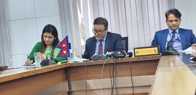 ट्रान्जिटमा रोकिएका नेपालीलाई खाने बस्ने व्यवस्था