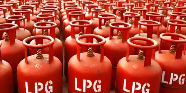 ग्यास सङ्कटले भारतका रेस्टुरेन्ट जोखिममा