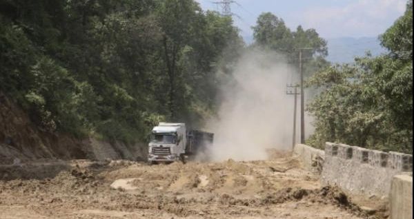 尼泊尔纳瓦尔帕拉西（东部）发生多车相撞事故 8人受伤