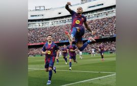 Hat trick for Raphinha as Barcelona stay 4 points clear