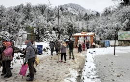 尼泊尔多地遭遇雨雪强风天气 交通、生活及旅游受双重影响