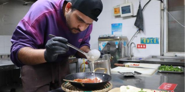 “巴铁”青年古城创业 烟火中寻文化交融“秘方”