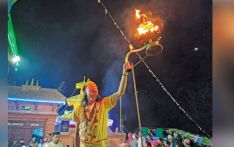 Singa hot water spring attracts tourists