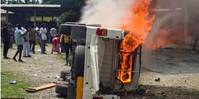 Mob snatches four rifles from forest officers during Assam clash