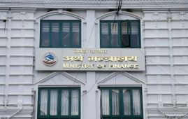 尼泊尔公务员薪资改为半月发放 15天一领成新常态