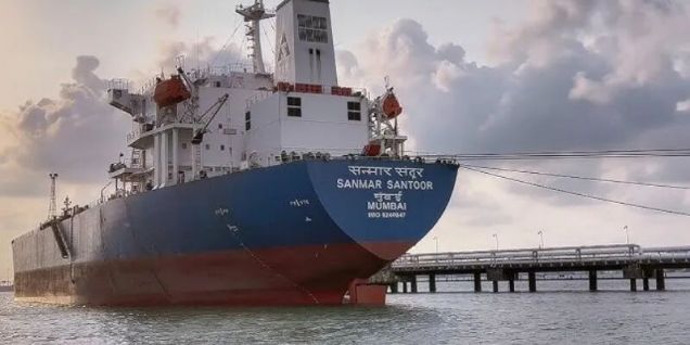 付了“买路钱”还被伊朗炮艇追着打？霍尔木兹海峡上演“真假李逵”荒诞剧