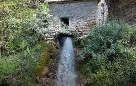 लोप हुँदै पानीघट्ट