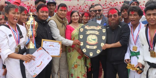 नगरस्तरीय रनिङ शिल्डको उपाधि शिवजनलाई